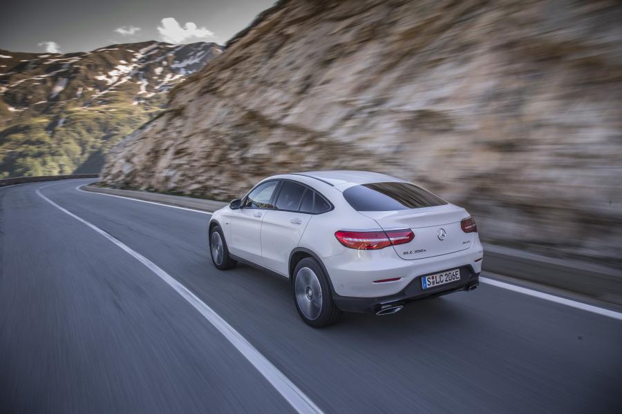  Mercedes-Benz GLC350 e 4Matic Coupe 2016 года  (фото 12 из 43)